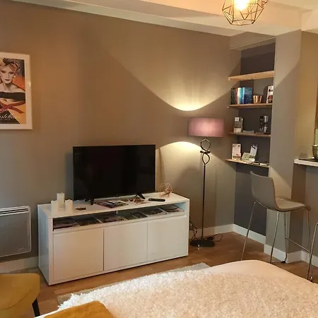 דירה Galerie Du Flodoard *